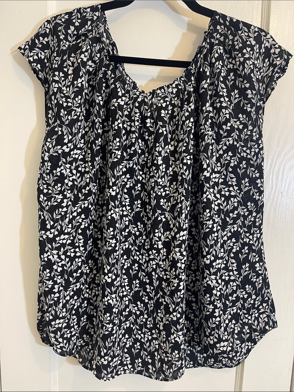 80. LC Lauren Conrad Black Top with White Leaf Print